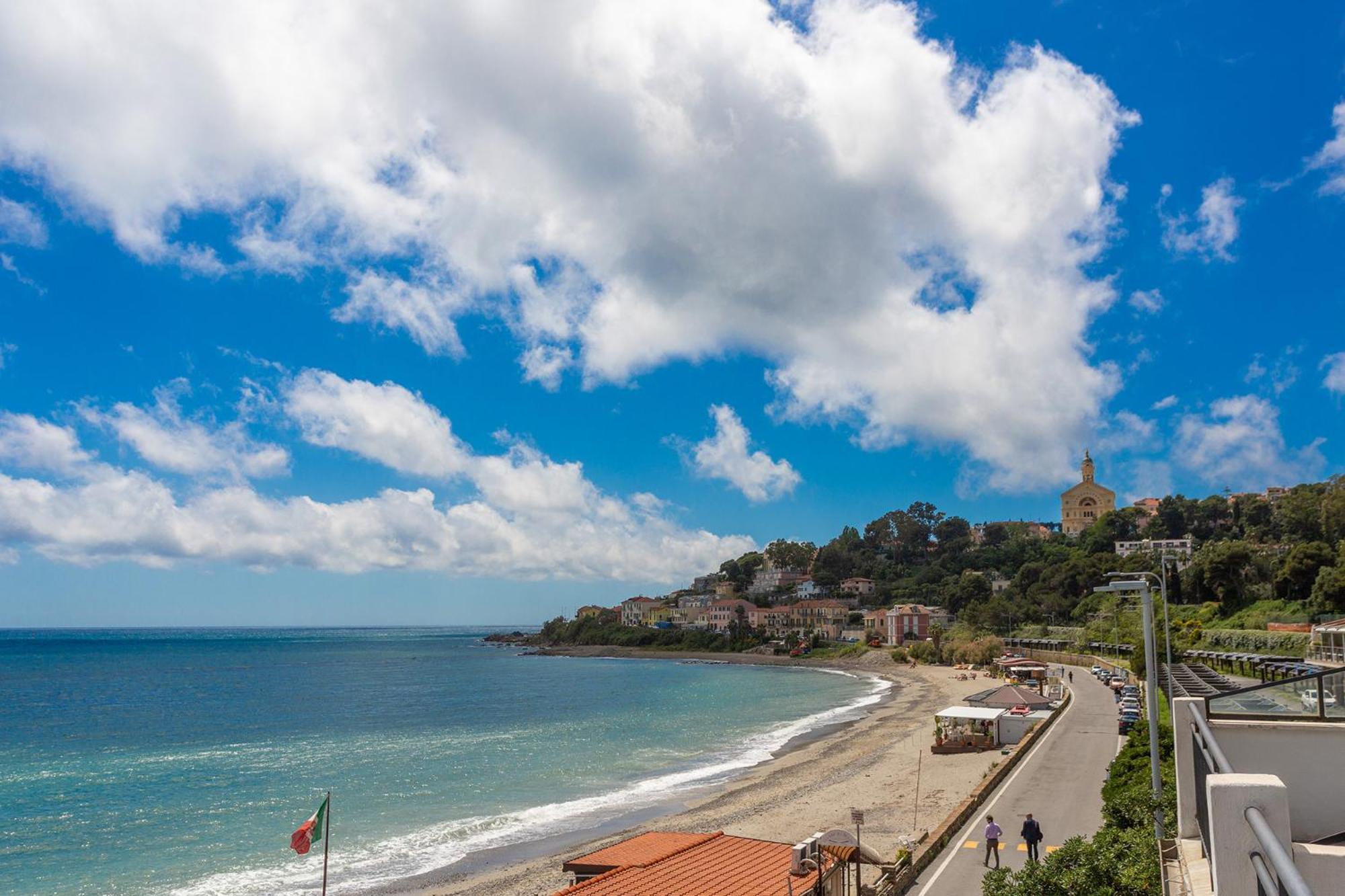 Blue Beach Bussana Nuova Esterno foto