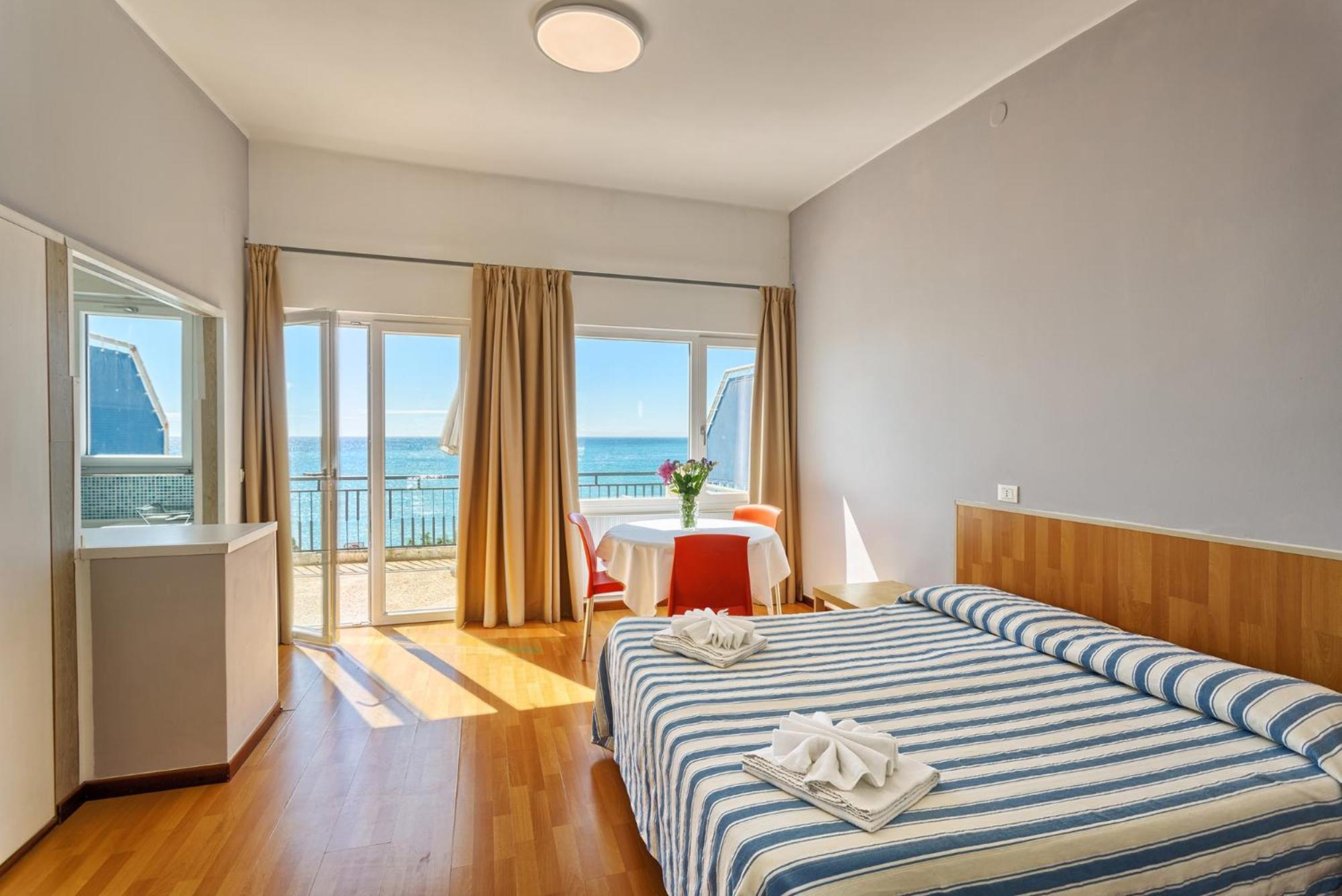 Blue Beach Bussana Nuova Esterno foto