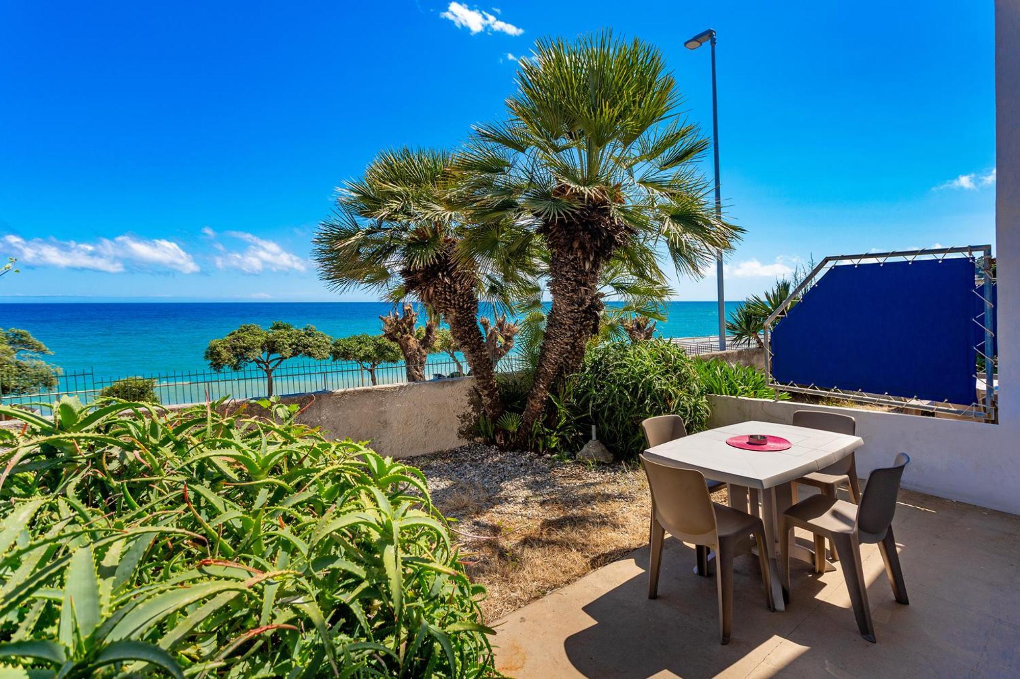 Blue Beach Bussana Nuova Esterno foto